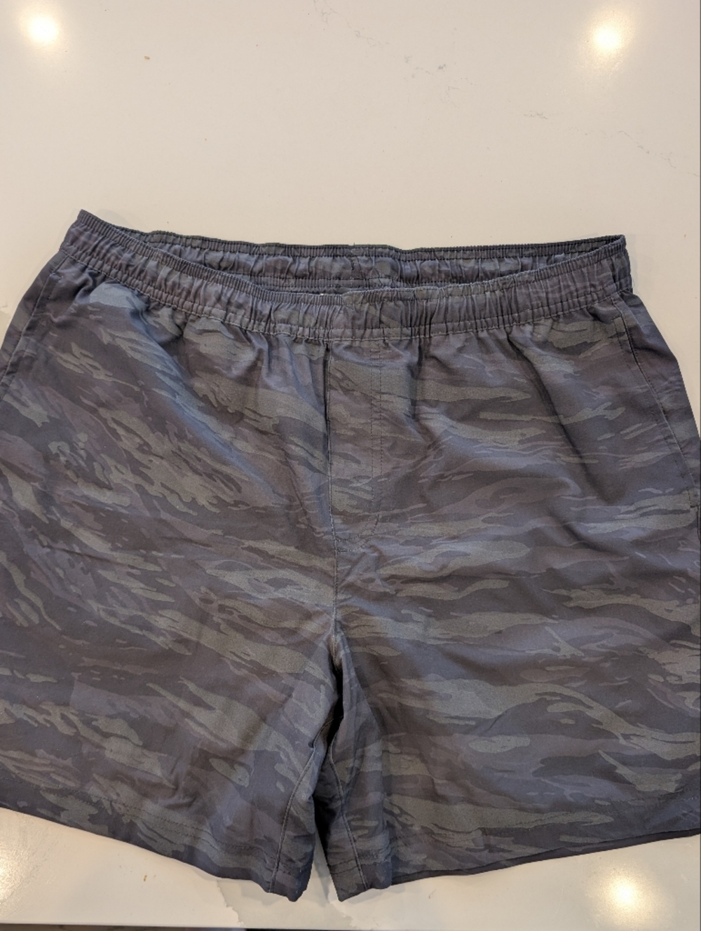 Chubbies Men’s XL Lined Athletic Swim I'm Shorts 5.5” Inseam Gray Camo Stretch